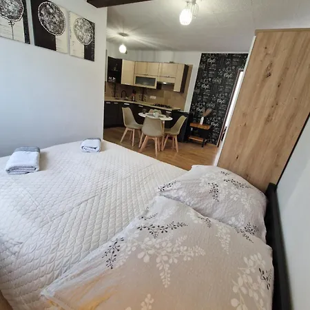 Apartamenty, Somea Устронь