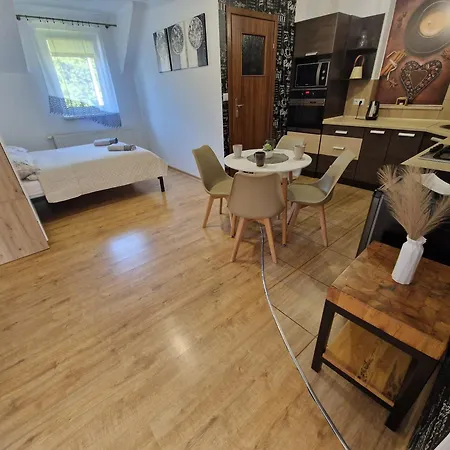 Apartamenty, Somea