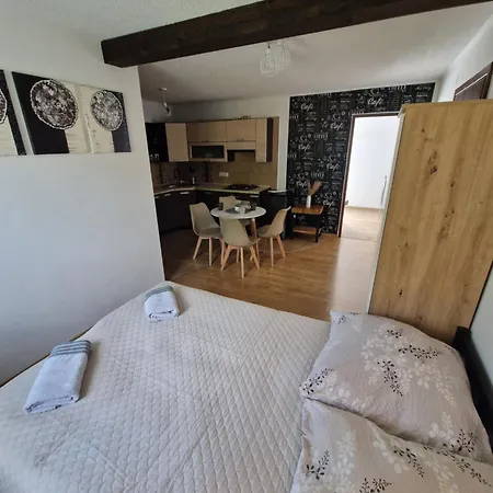 Apartamenty, Somea Устронь