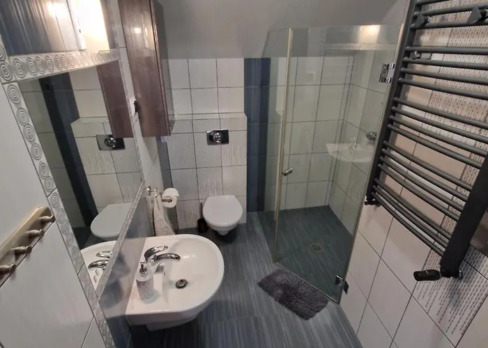 בית הארחה Apartamenty, Somea 3*