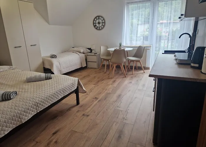 Apartamenty, Somea אוסטראון